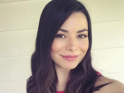 Rare Video: Miranda Cosgrove jerk off challenge – VIP